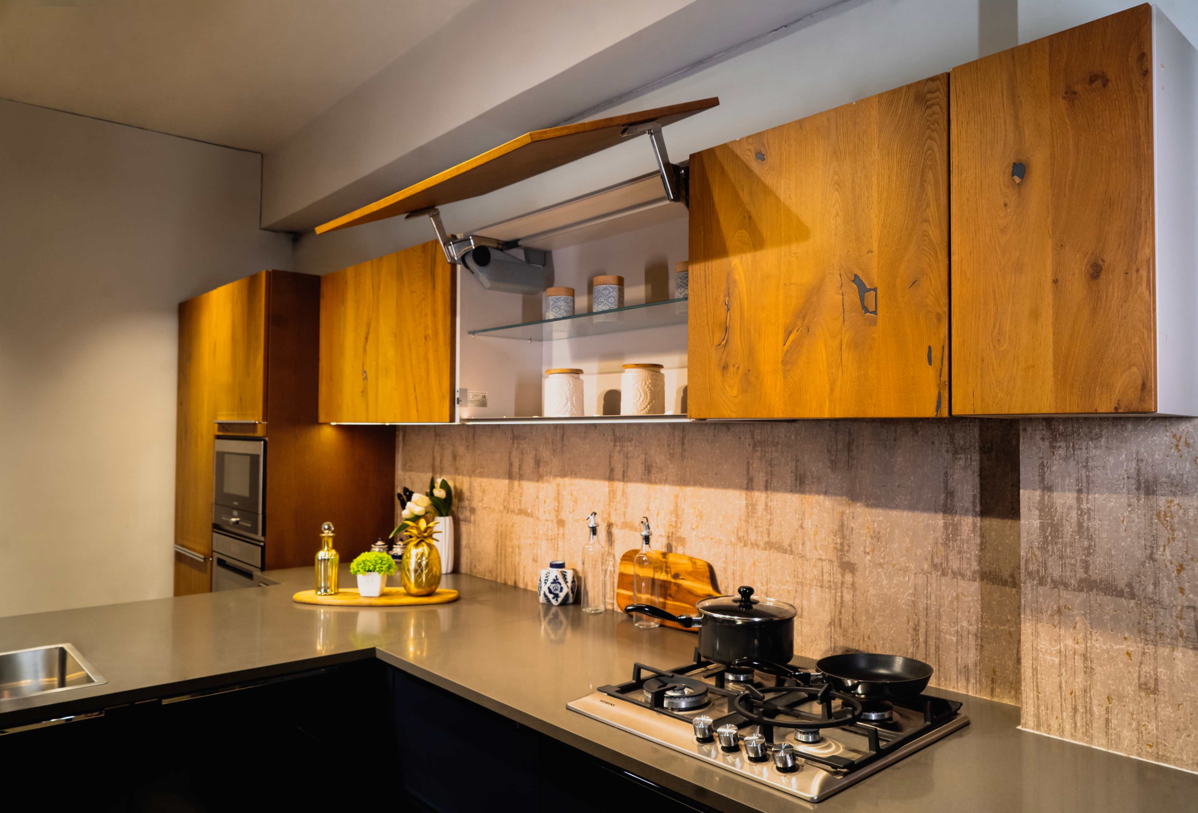 Space-saving kitchen design