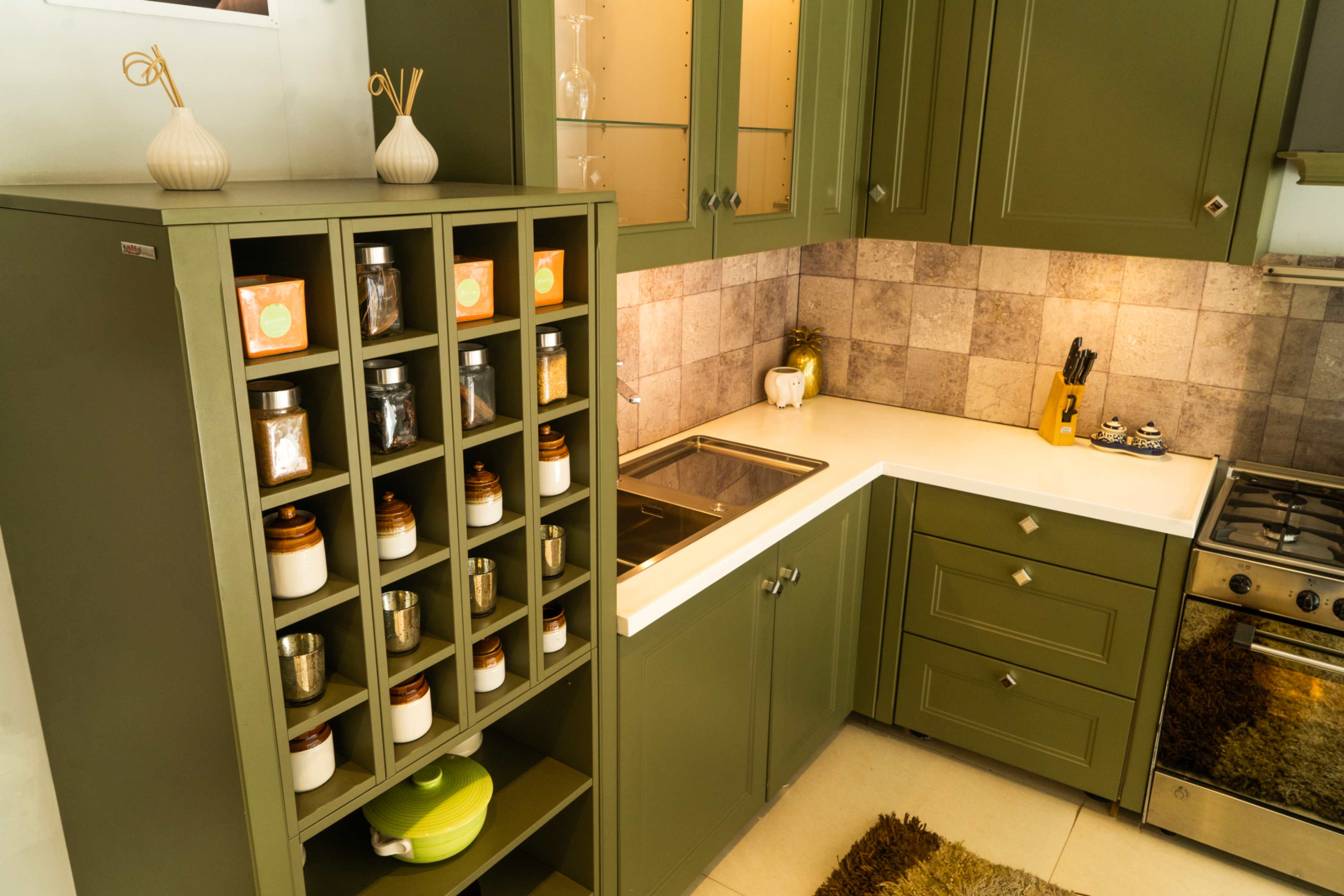 Space-saving kitchen design